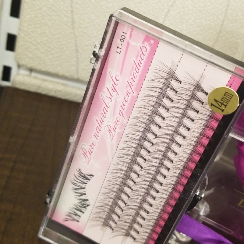 Lashes - Picture 2 of 3
